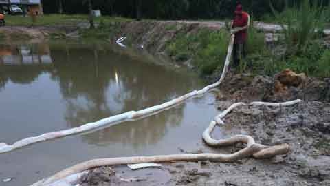 Water hazmat spill cleanup Mississippi Gulf Coast